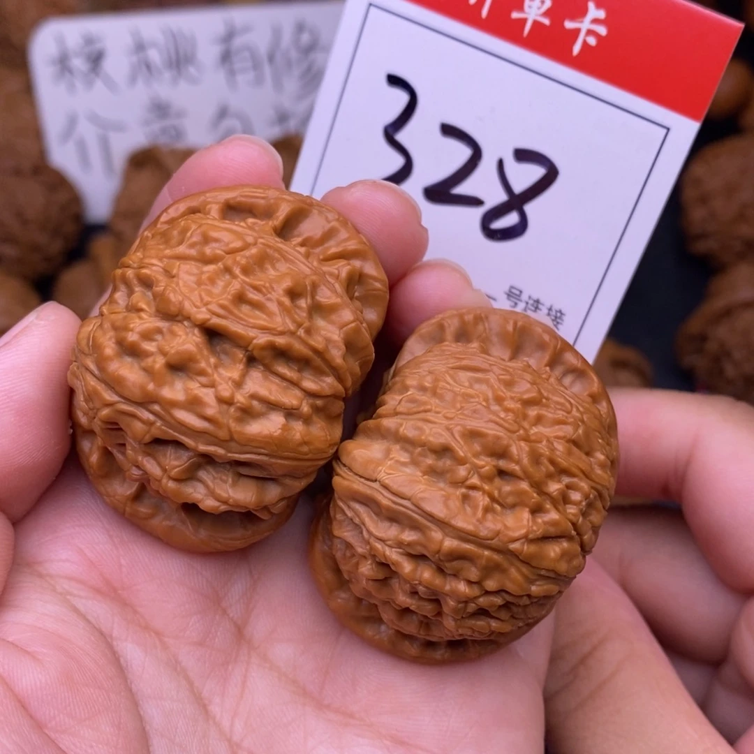 文玩核桃把件328闷尖球白狮子头4.5