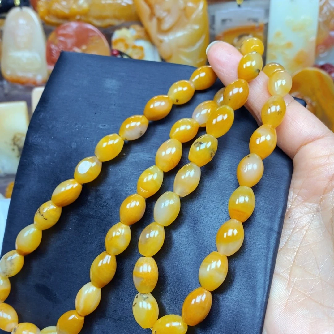 石英质玉（黄龙玉）颈饰未镶嵌