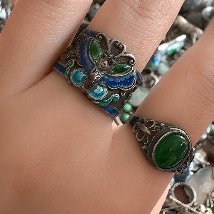 艾***然非金属足银戒指一个