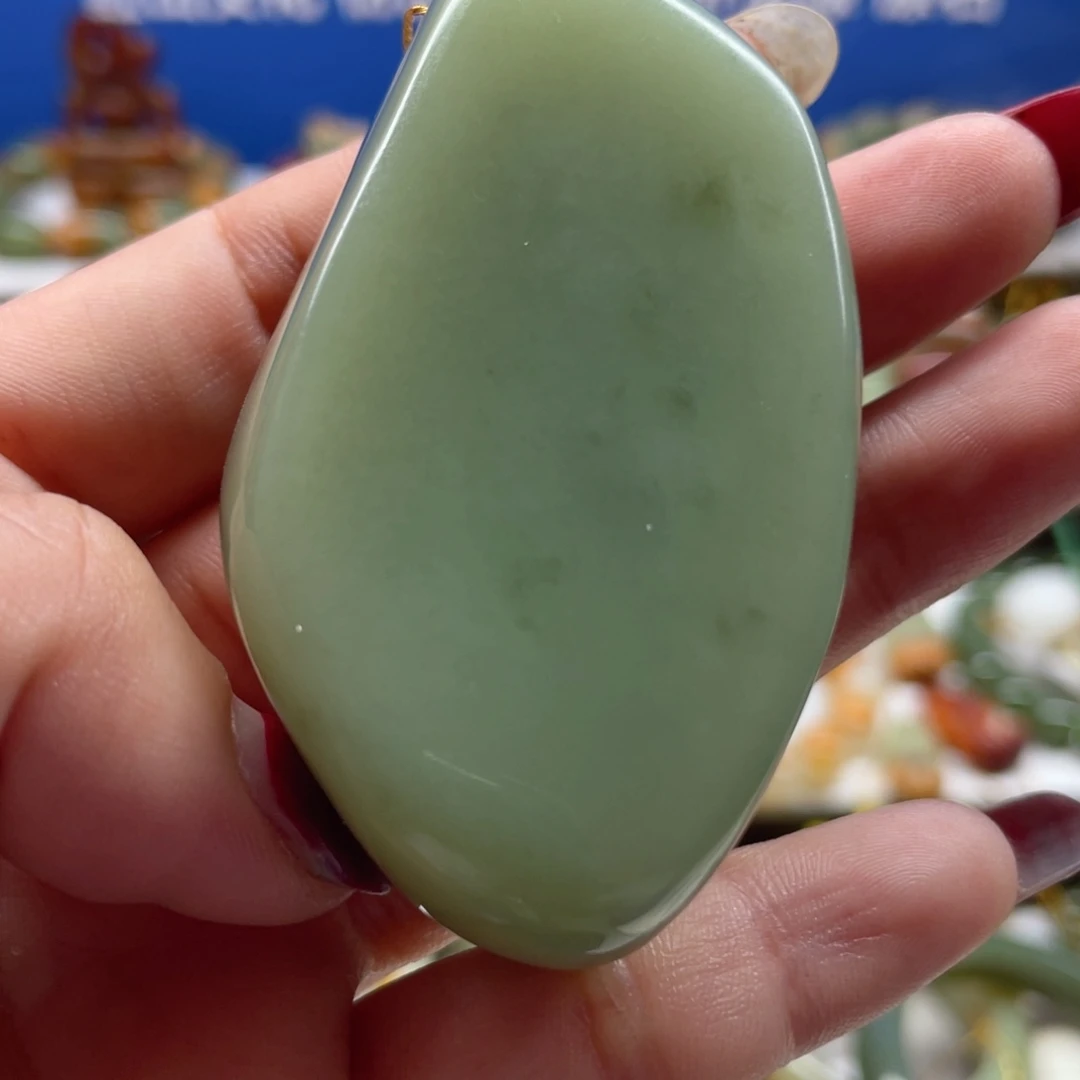 未镶嵌透闪石质玉把件