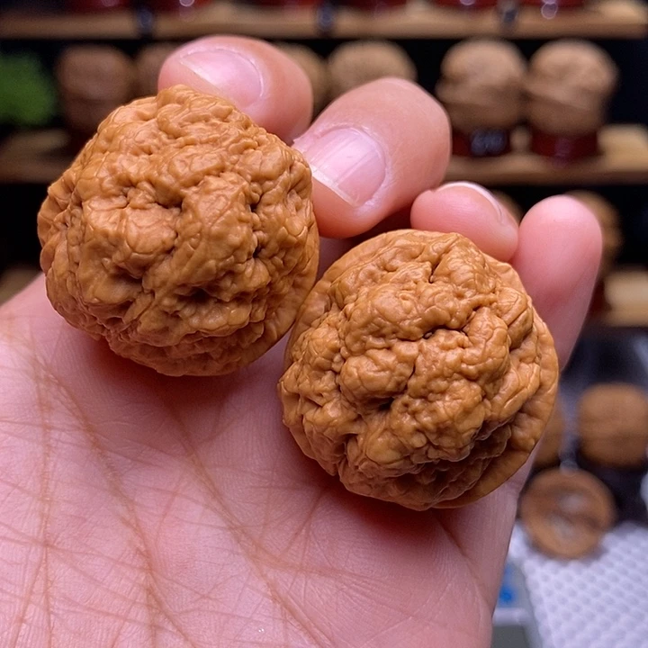 文玩核桃吊坠血舍利4