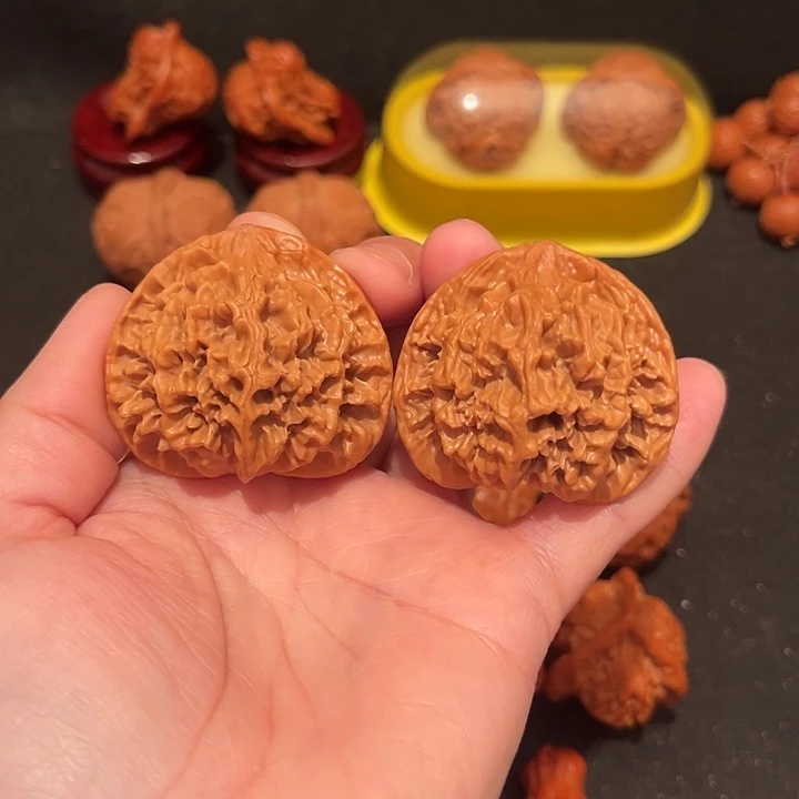 文玩核桃把件龙鳞纹帝王45