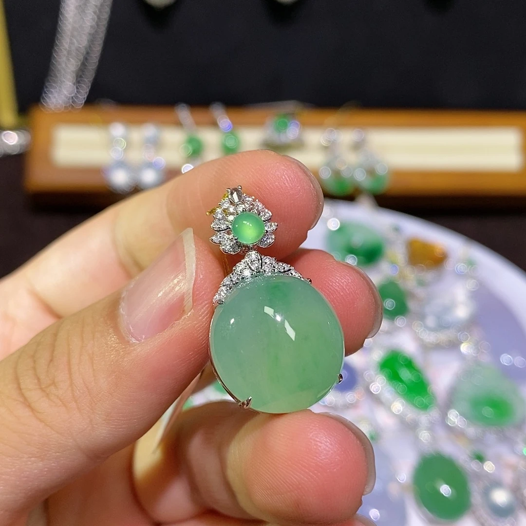 【闪购商品】翡翠18K金镶嵌吊坠(不含链)