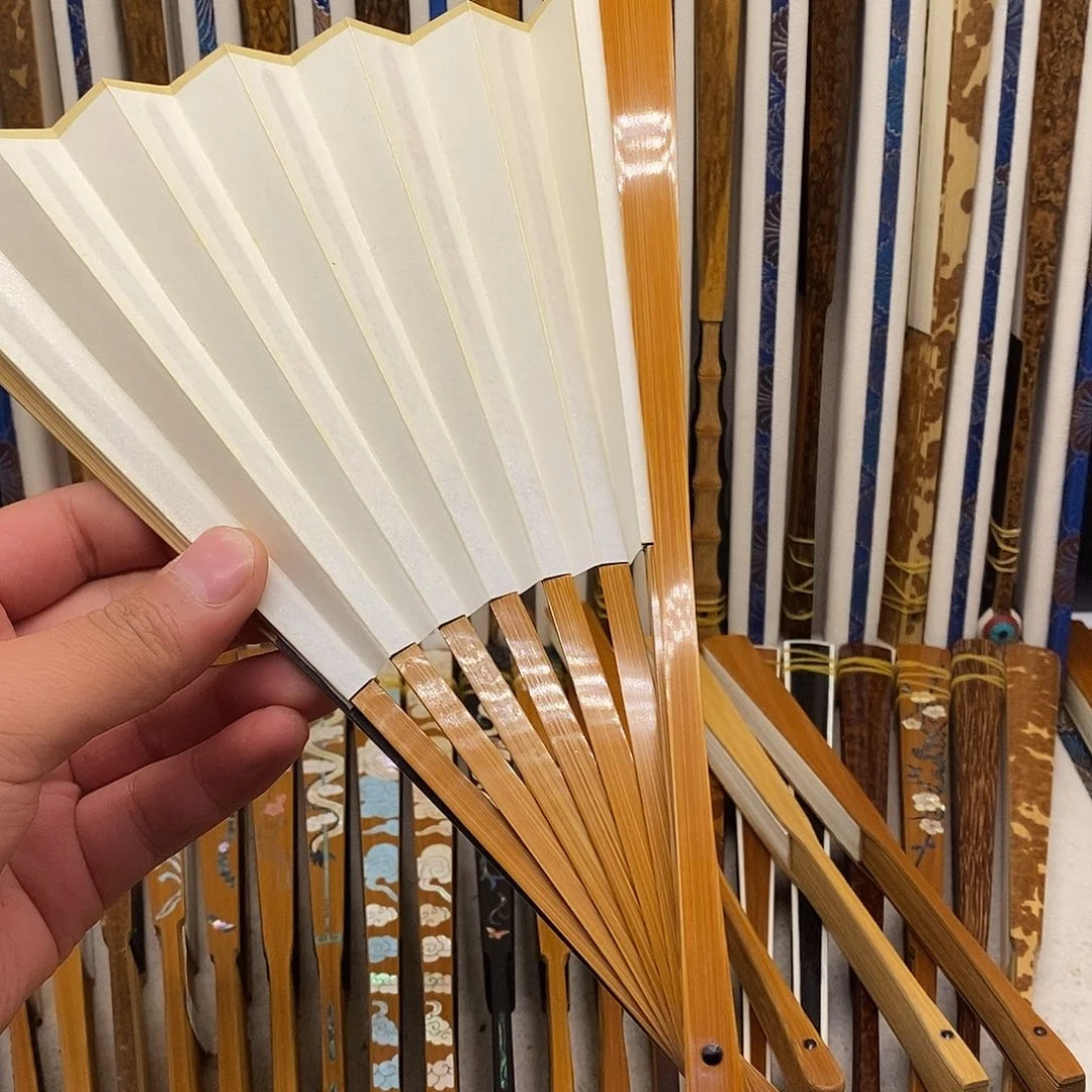 扇子方****智5677543578875446788