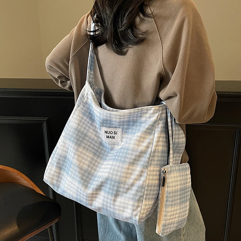 条纹帆布包包女2025新款潮韩国学院风托特包懒散风大容量斜挎包