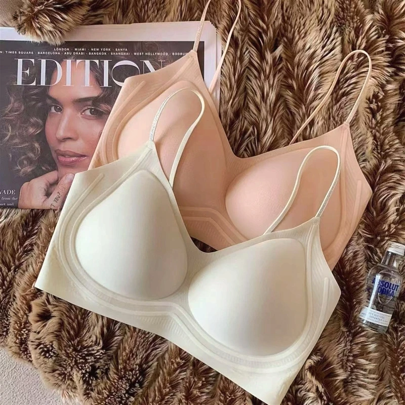 薄款无痕粉底液透气内衣女小胸聚拢细肩带美背收副乳防下垂文胸罩