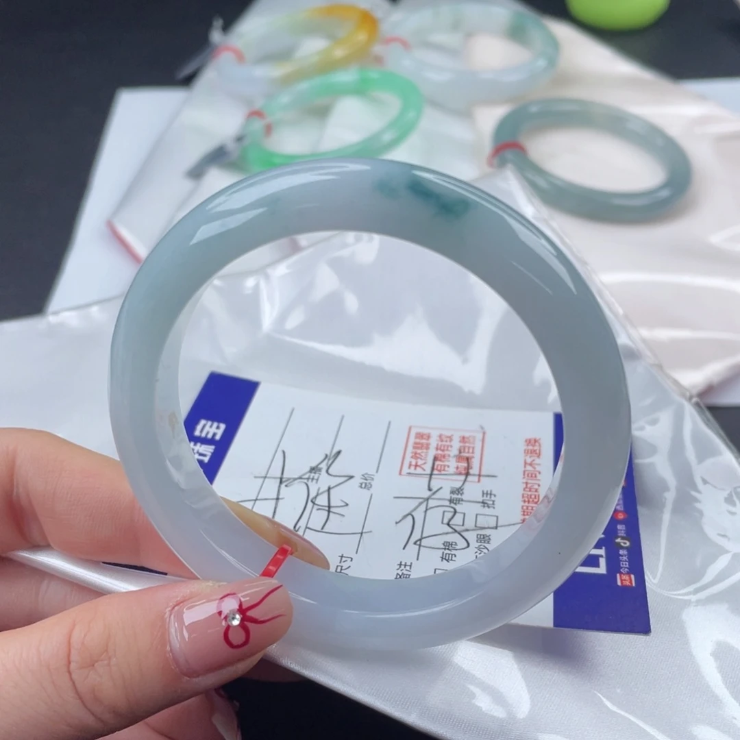 翡翠手镯未镶嵌59口