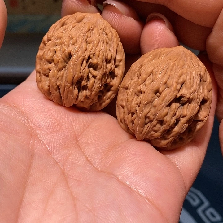 文玩核桃把件D***.33虎头手捻