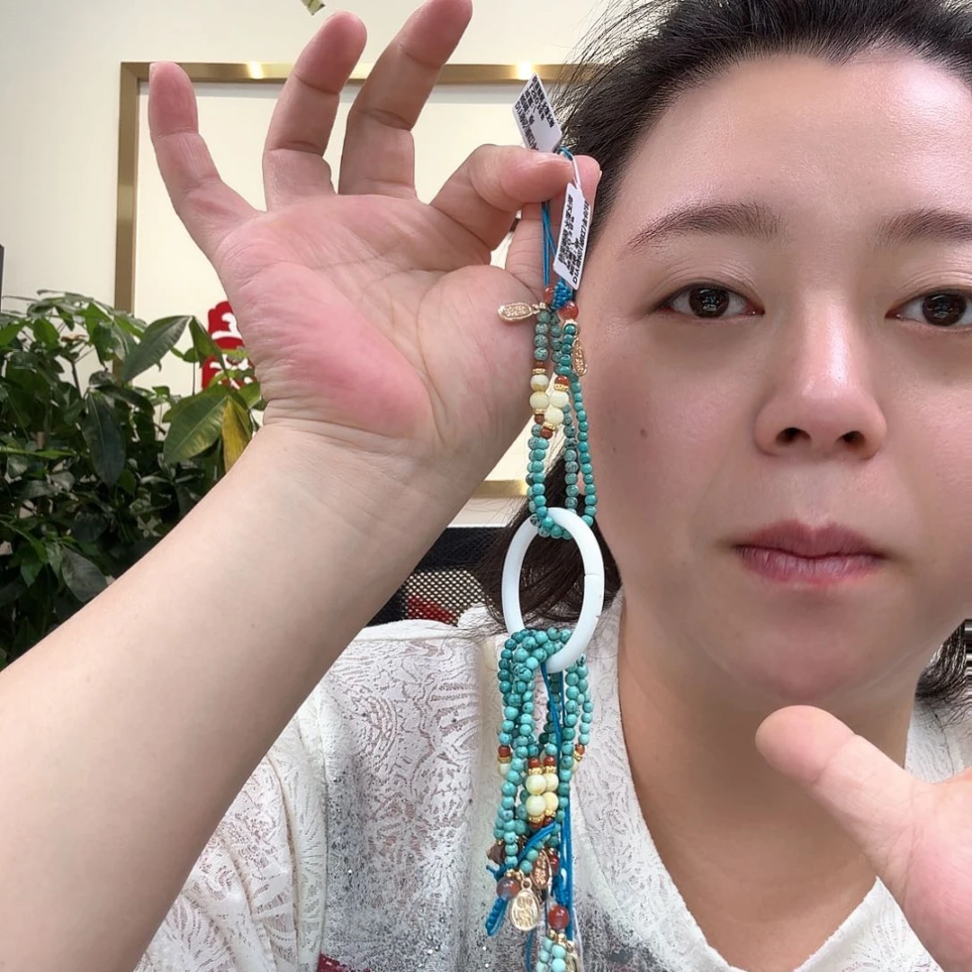 未镶嵌琥珀珠宝奇石105