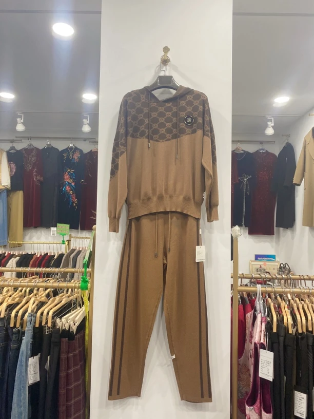 2025年时尚休闲运动套装高端大气女士