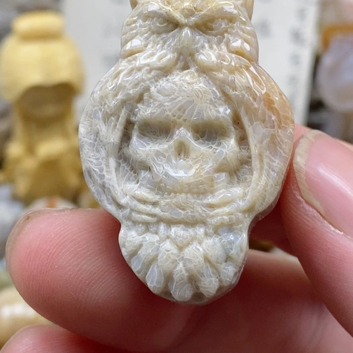 颈饰未镶嵌硅化珊瑚（珊瑚玉）小