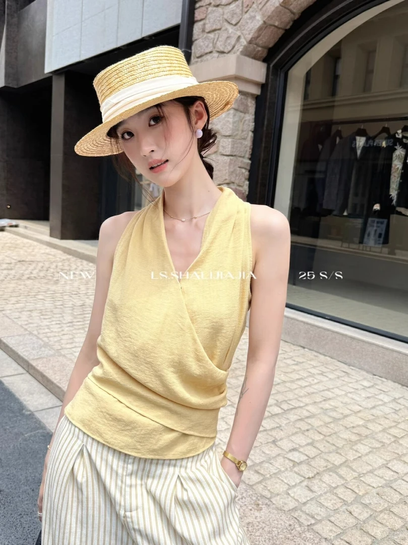 极简气质挂脖V领黄色百搭小众针织背心小衫女夏薄款系带收腰无袖
