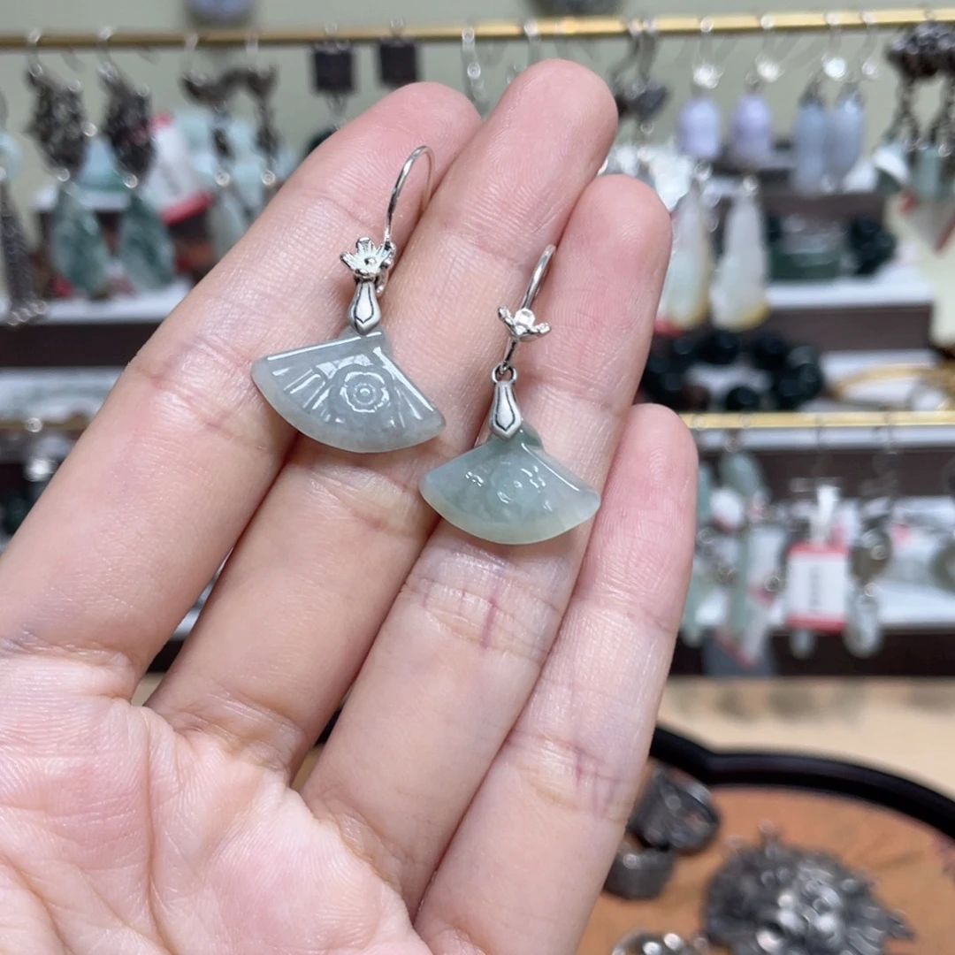 足银羽毛扇形耳环