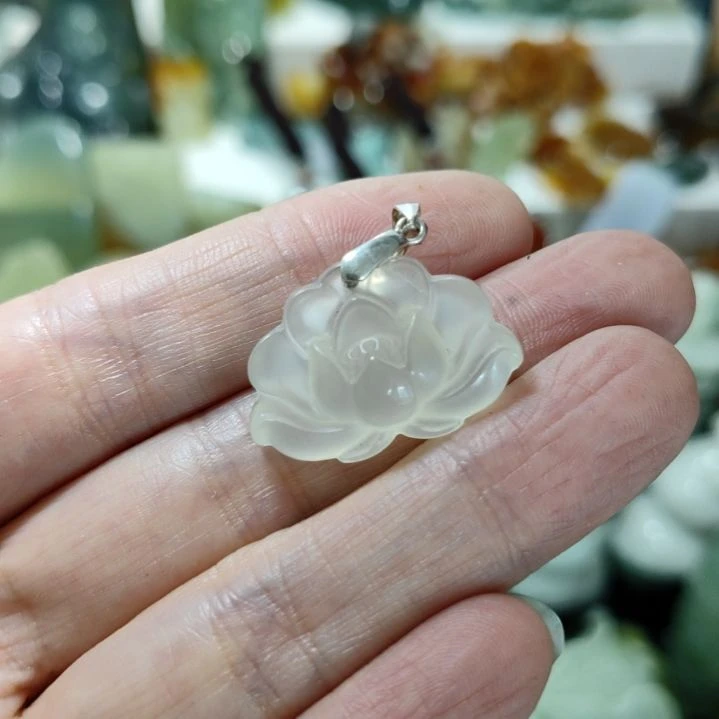 岫玉未镶嵌挂坠款式