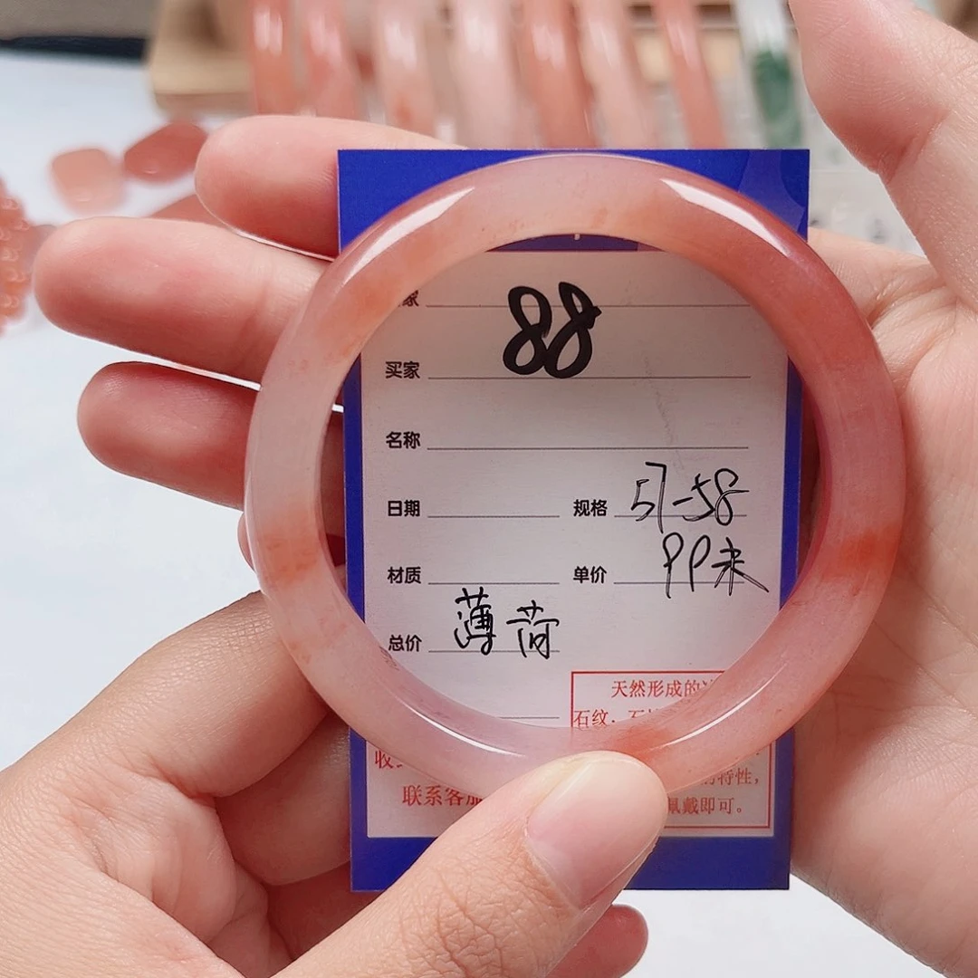 未镶嵌手镯石英质玉薄*
