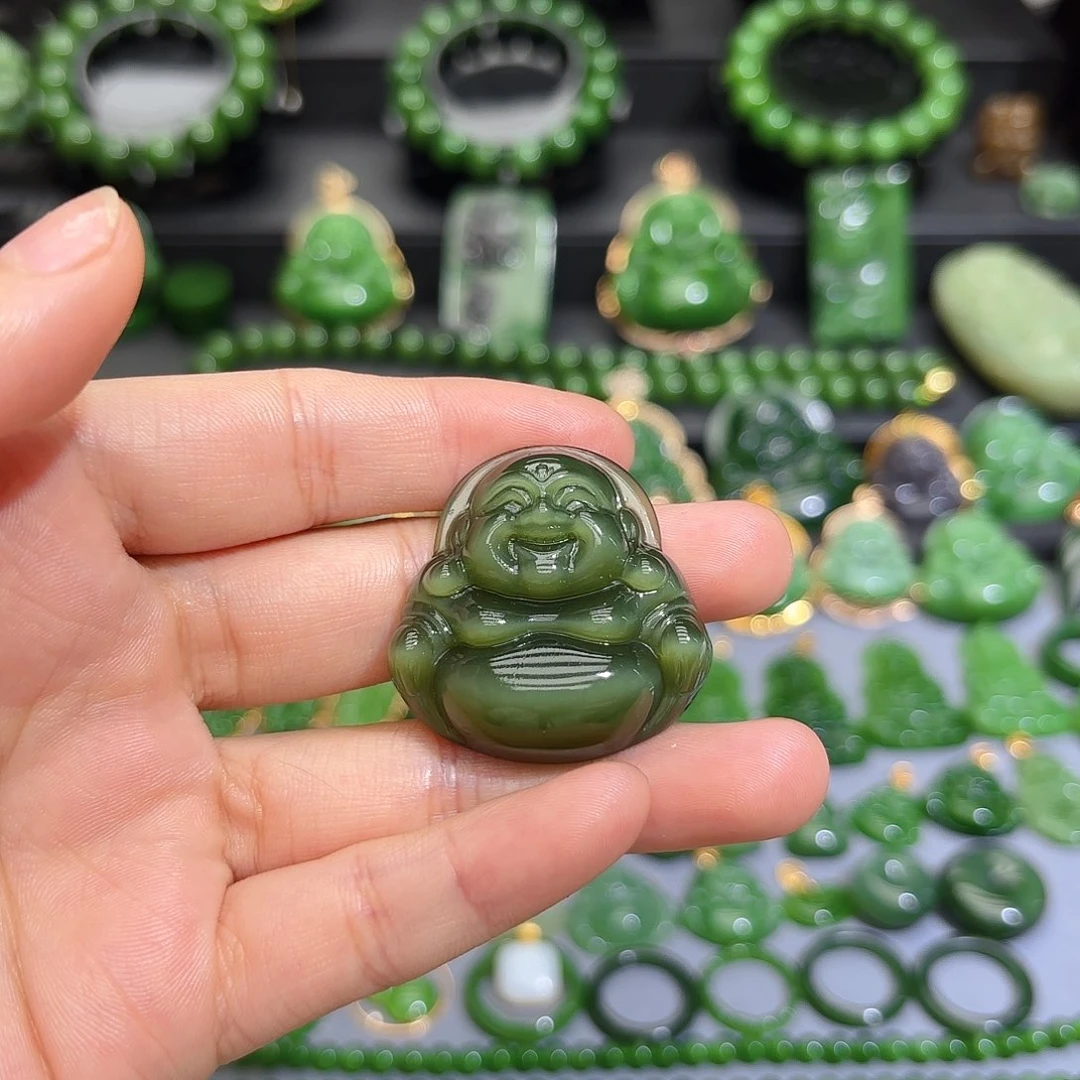 颈饰未镶嵌和田玉（碧玉）