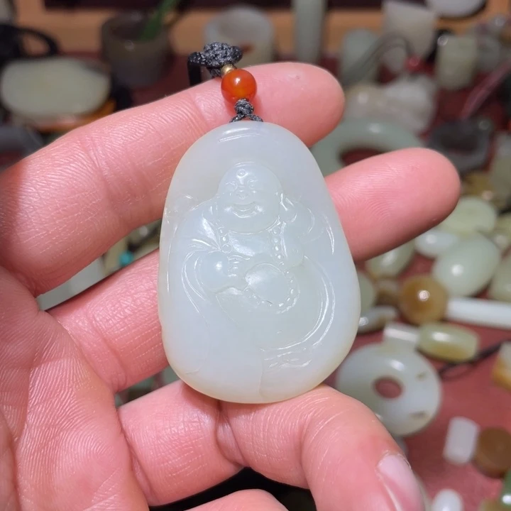 和田玉吊坠(不含链)未镶嵌土**。