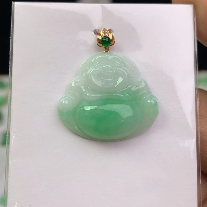 翡翠18K金镶嵌颈饰翡翠