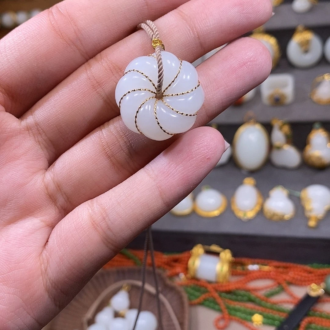 和田玉（白玉）18K金镶嵌颈饰麻花