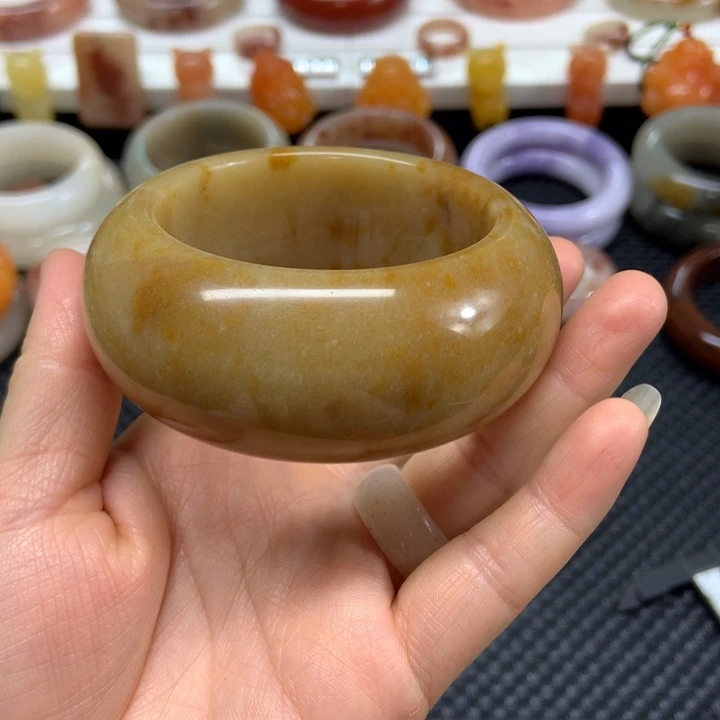 石英质玉未镶嵌手镯