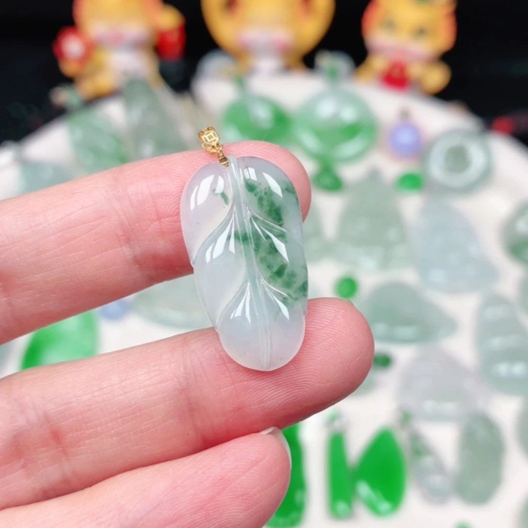 颈饰18K金镶嵌翡翠缅甸天然A货翡翠