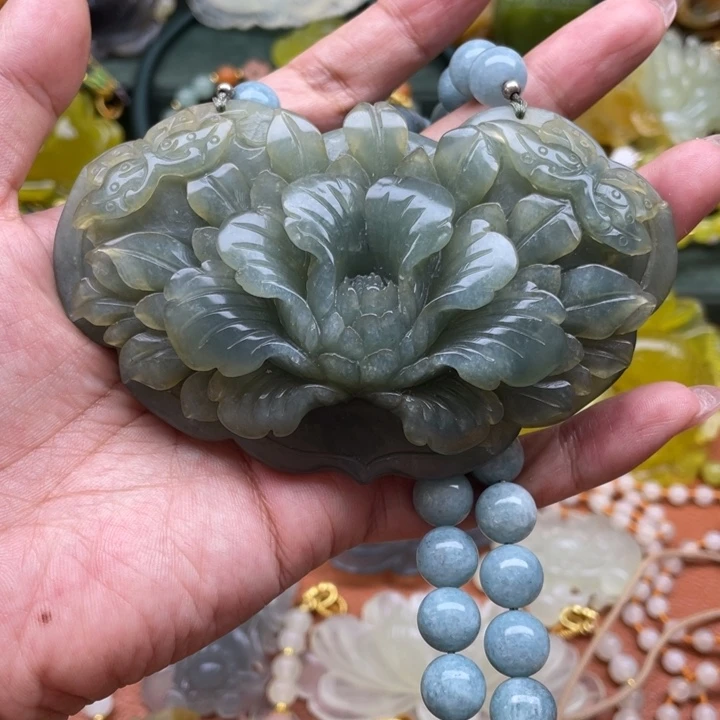 蛇纹石玉未镶嵌颈饰