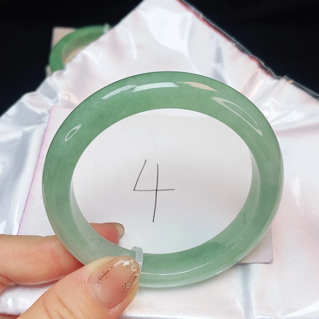 翡翠手镯未镶嵌55➕甜果绿泥鳅背