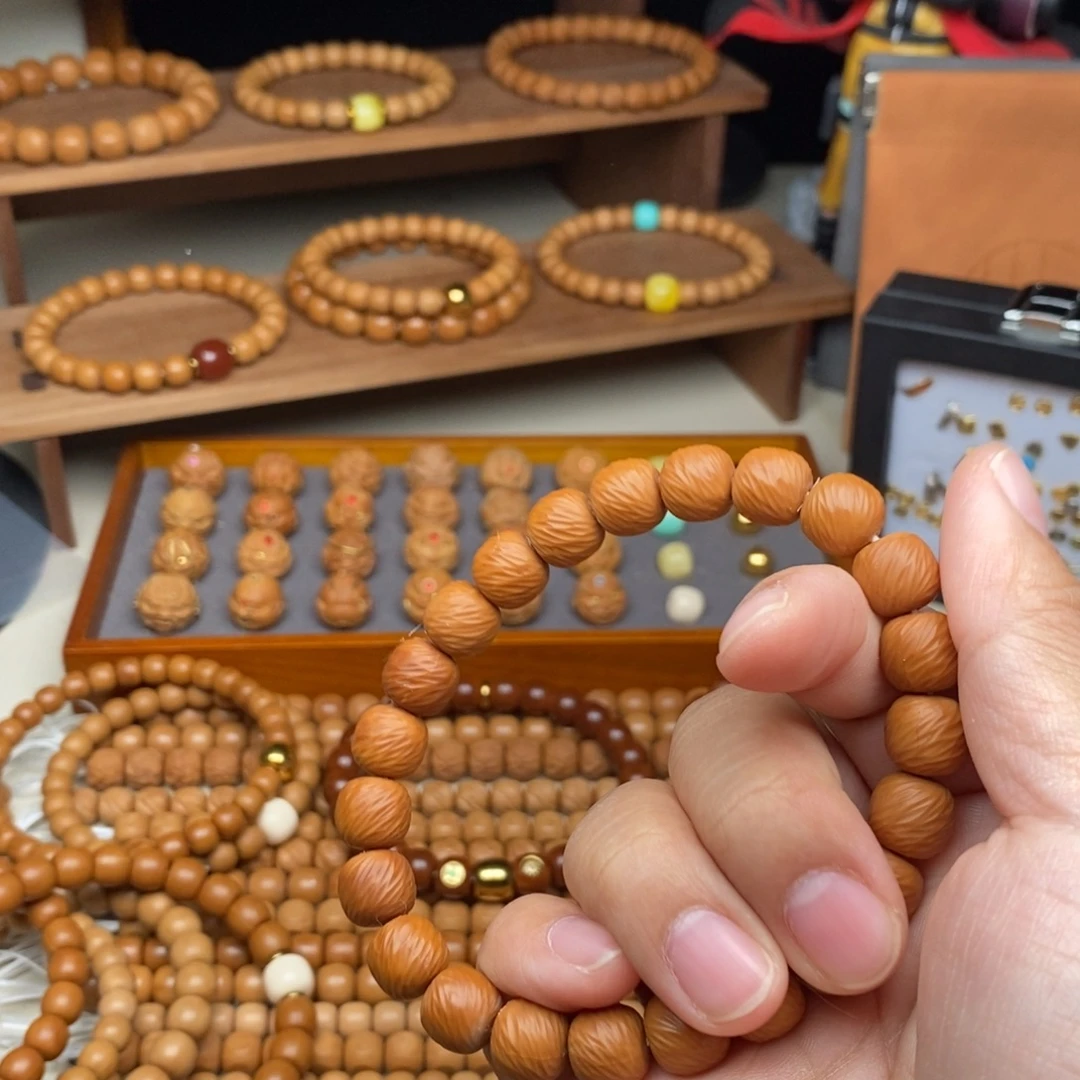 飞***鱼吊坠猴头核桃全品云锦