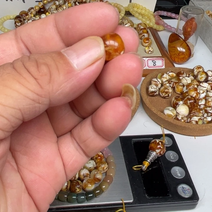 未镶嵌琥珀裸石59号