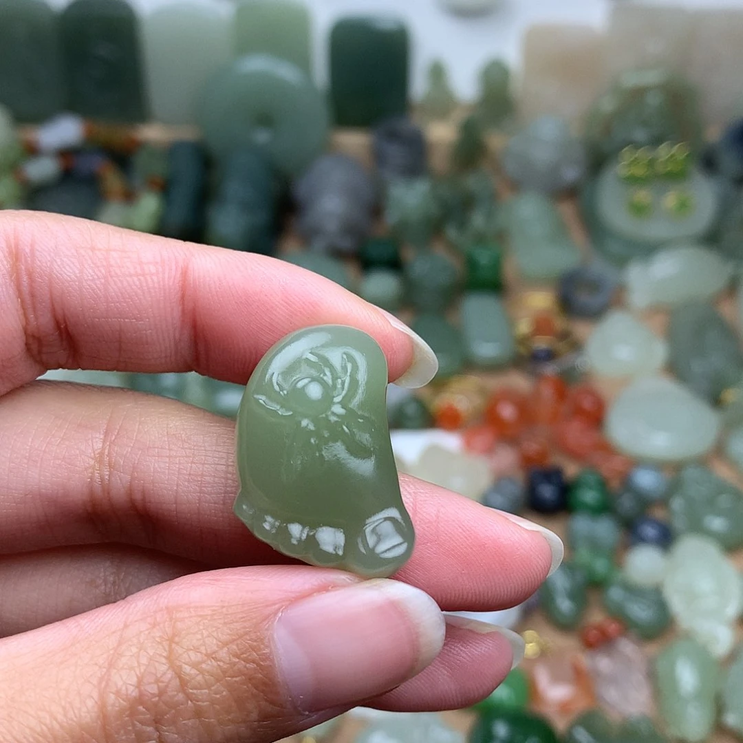 和田玉吊坠未镶嵌