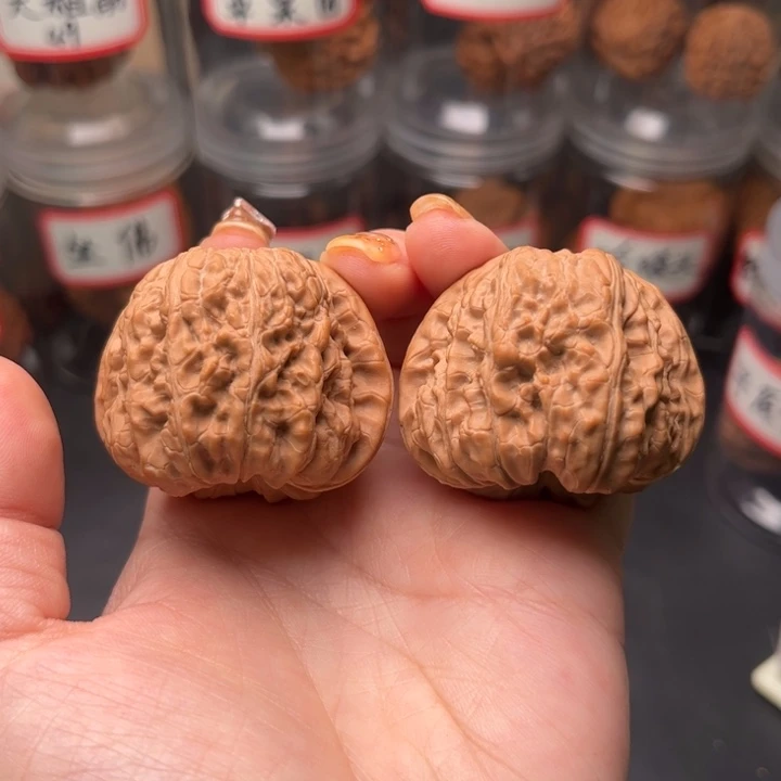 文玩核桃把件平谷凹底