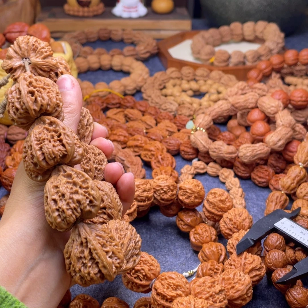 「****文玩核桃吊坠秋子