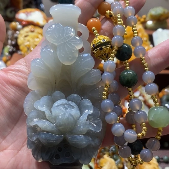 蛇纹石玉未镶嵌颈饰