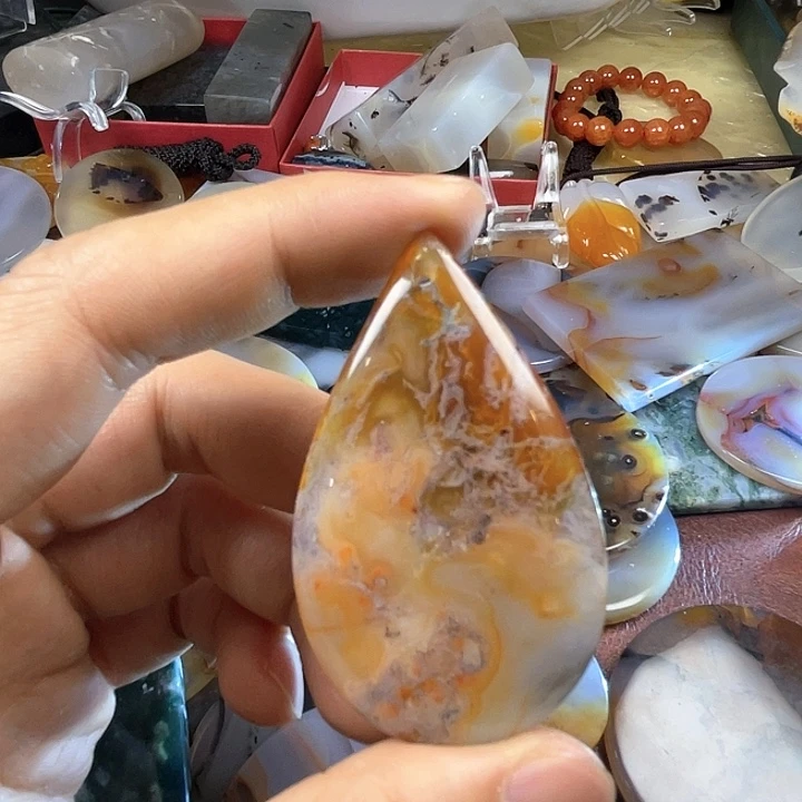 玛瑙/玉髓颈饰未镶嵌