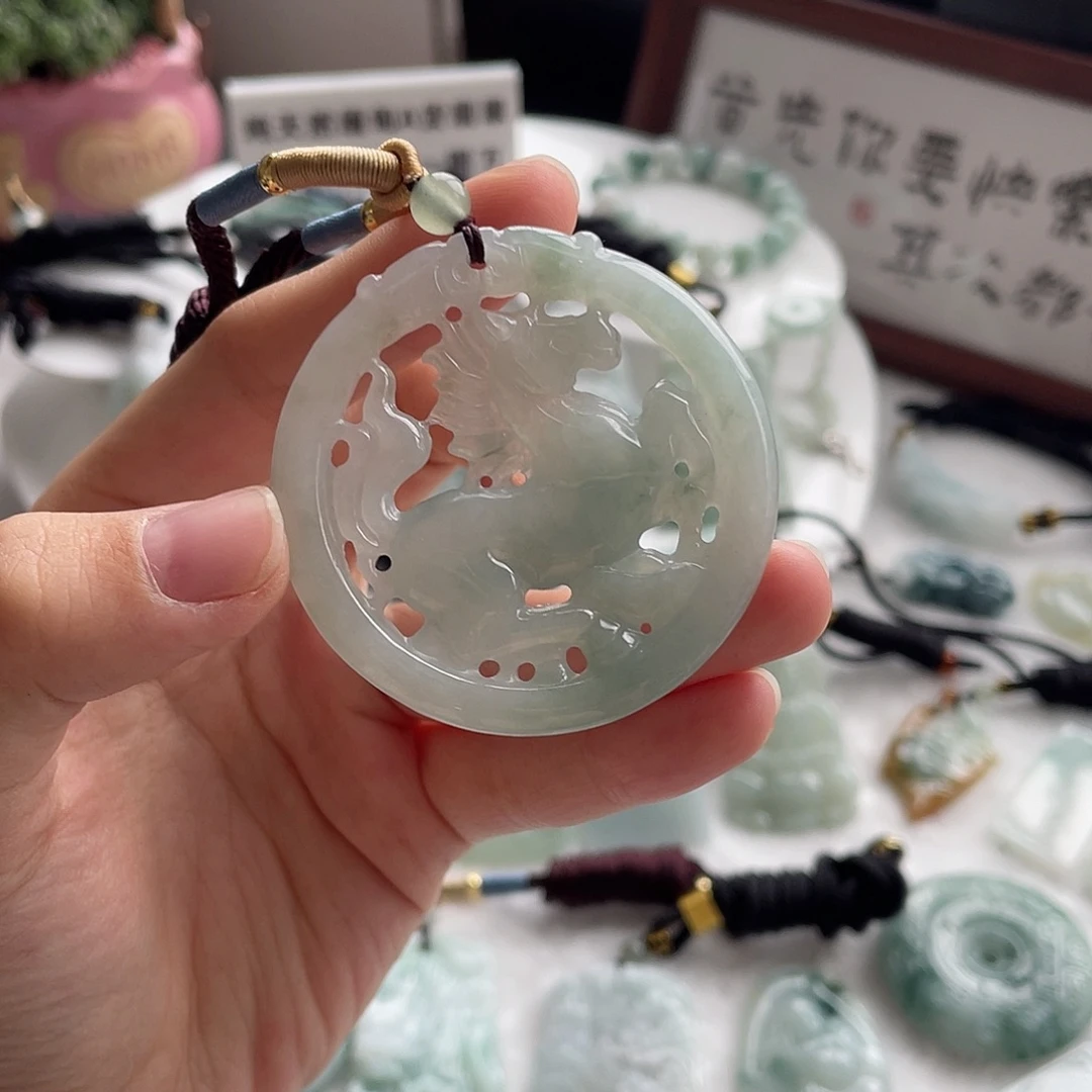 翡翠未镶嵌项圈翡翠