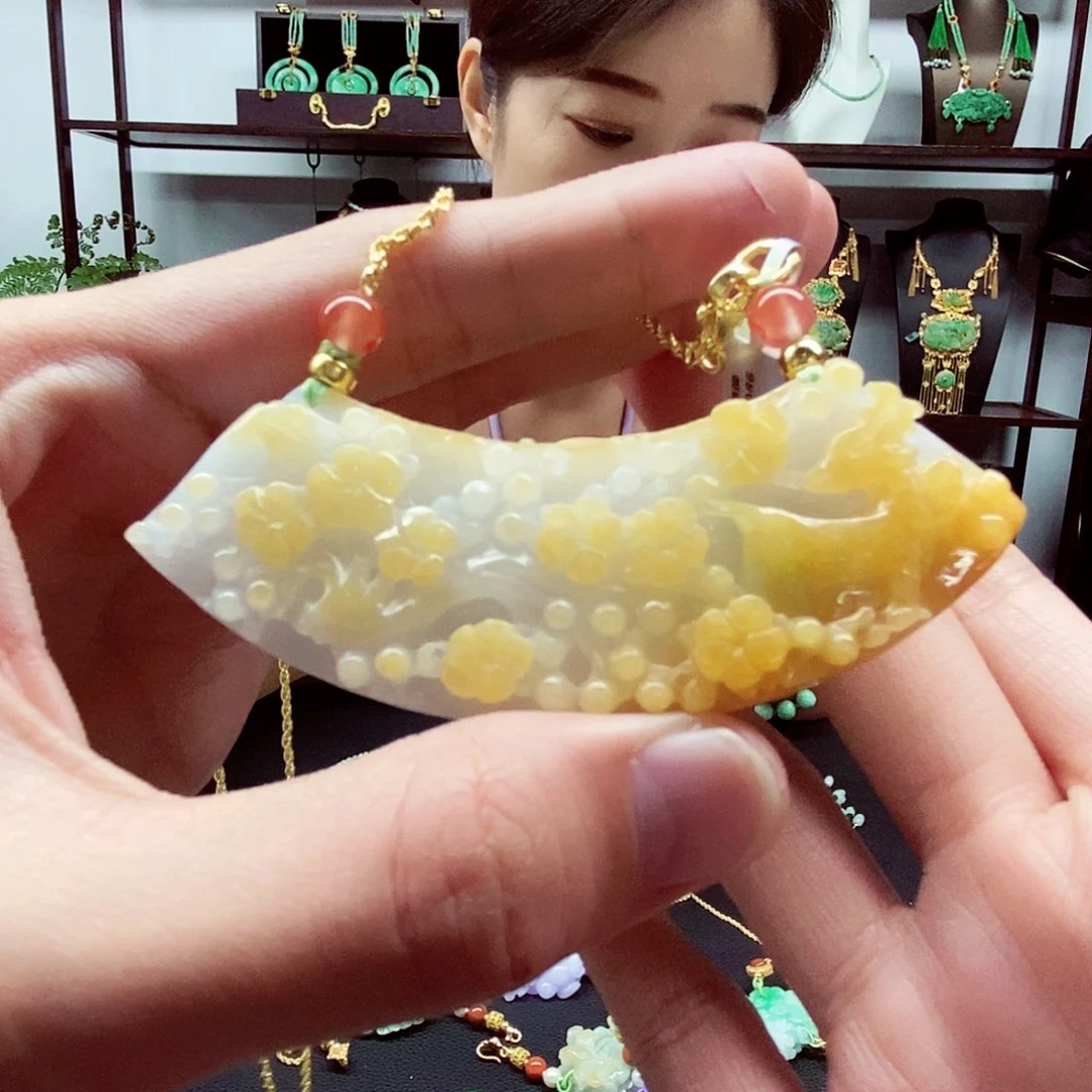 翡翠未镶嵌颈饰国风翡翠吊坠