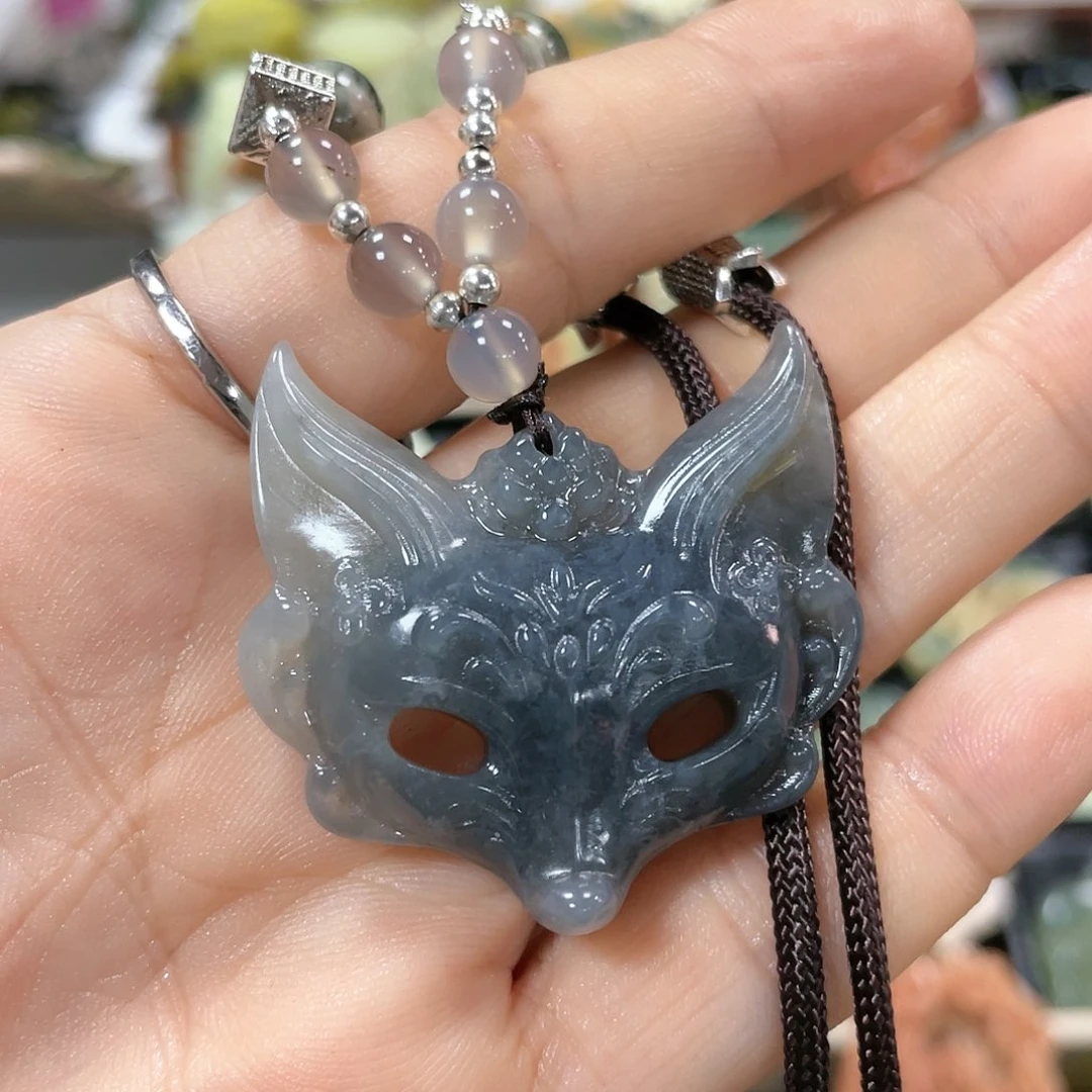 石英质玉颈饰合金