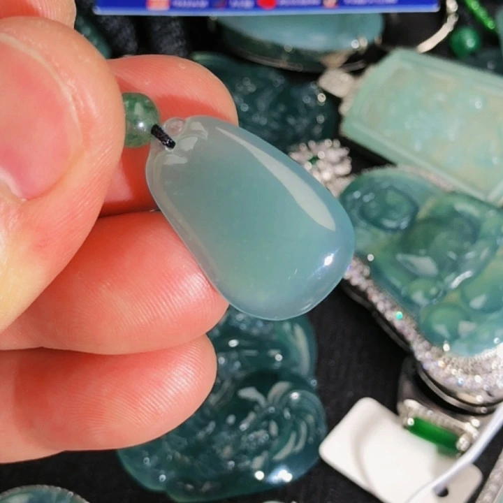 翡翠颈饰未镶嵌3，