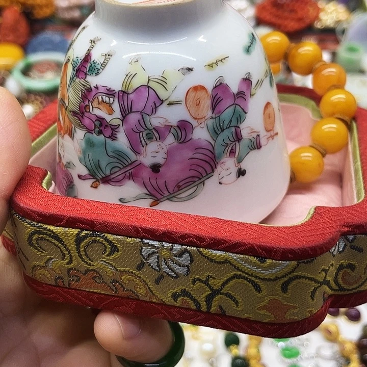 七****青花彩绘小主人杯子