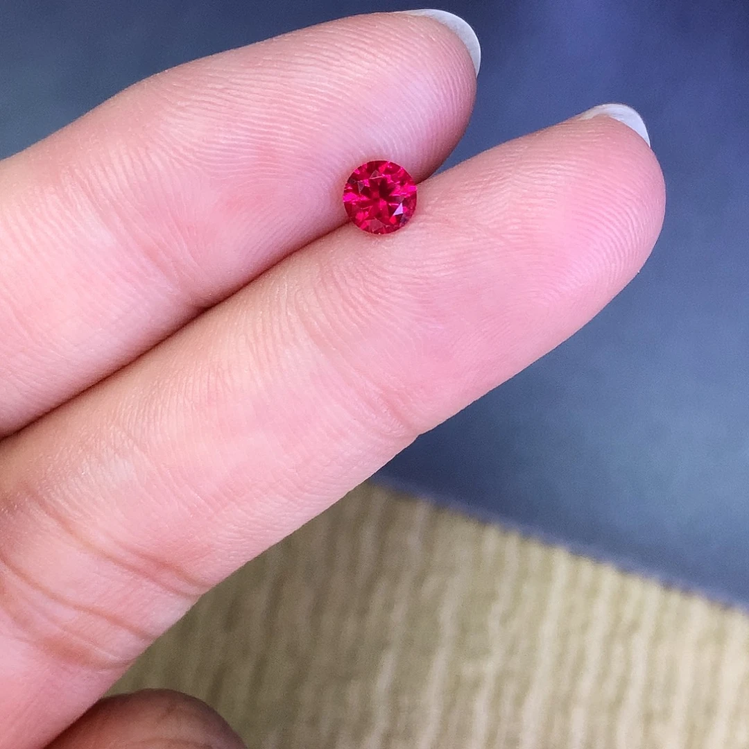 娟***子合成（培育）红宝石裸石