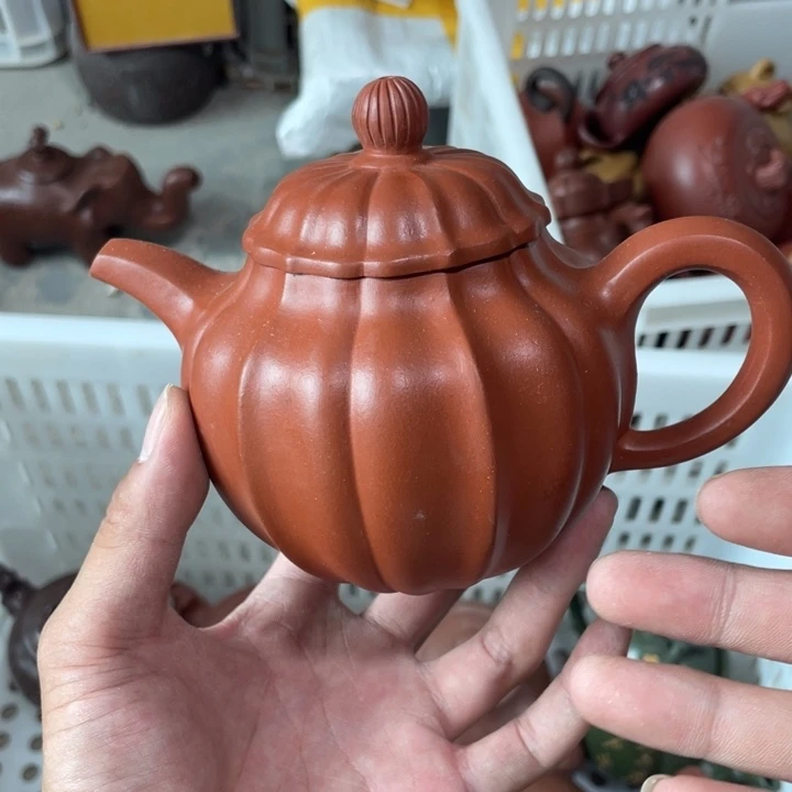 茶壶紫砂老厂紫砂壶一件。