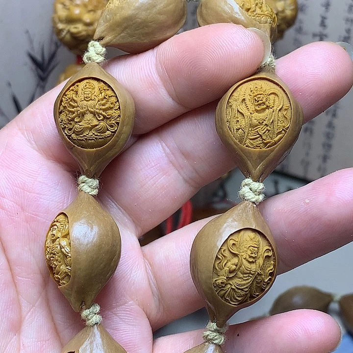 橄榄核雕刻手串大黑天