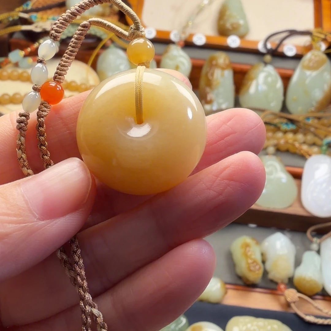 发***-和田玉未镶嵌颈饰