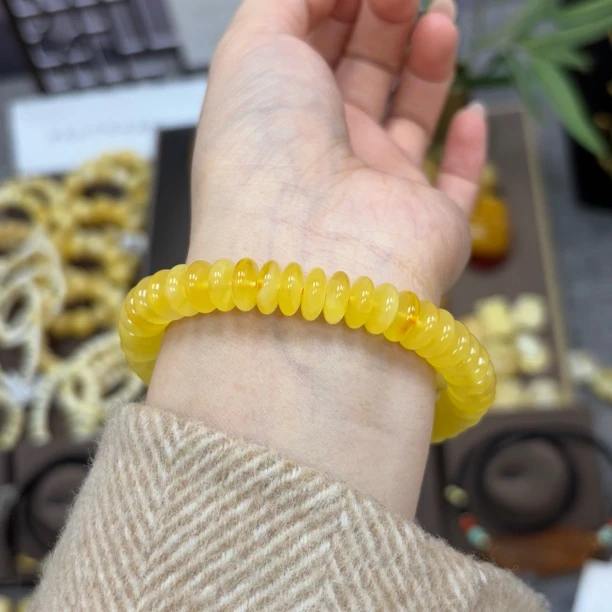 9+mm飞碟珠手串微瑕· 小妖珠宝天然原矿琥珀蜜蜡