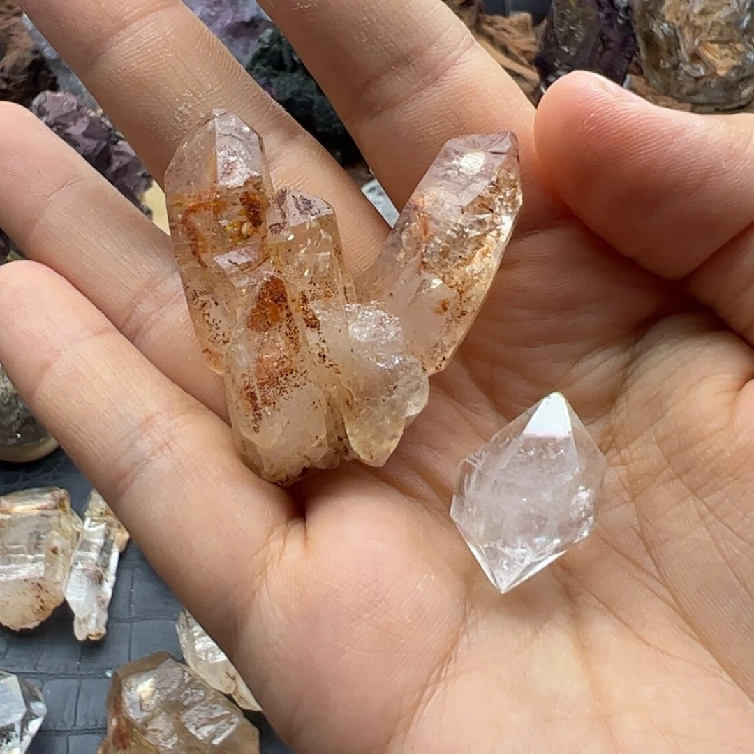 星***达石材红泥骸骨流沙油胆
