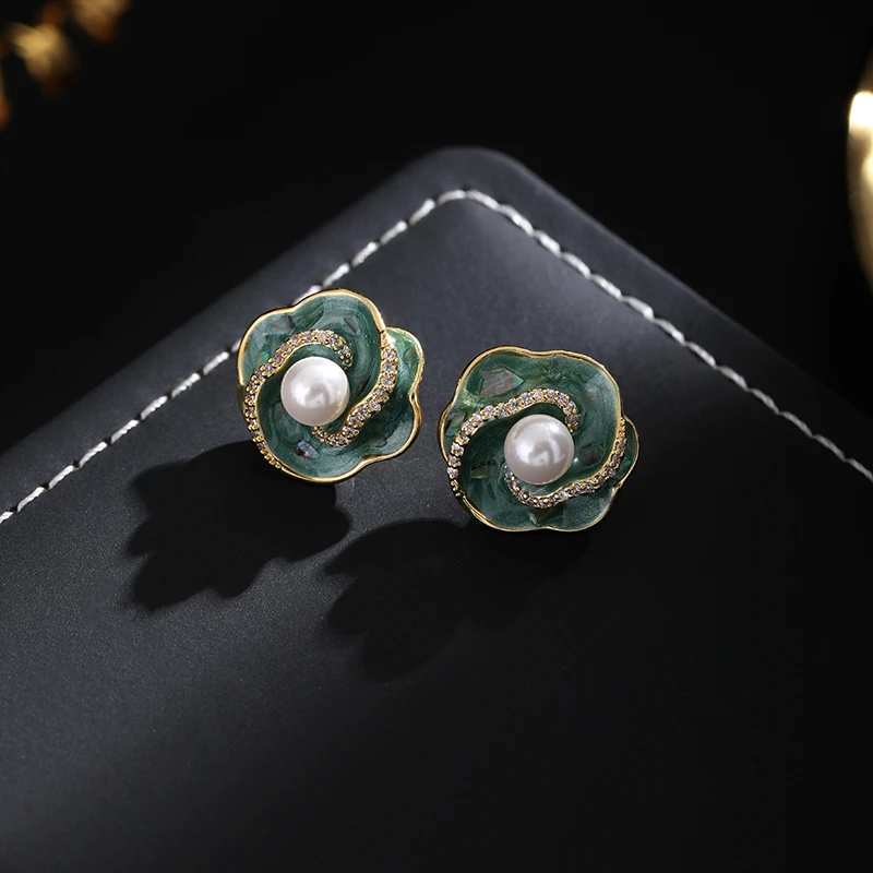 铜合金耳饰 《货号7509》法式轻奢花朵滴釉珠珠耳钉