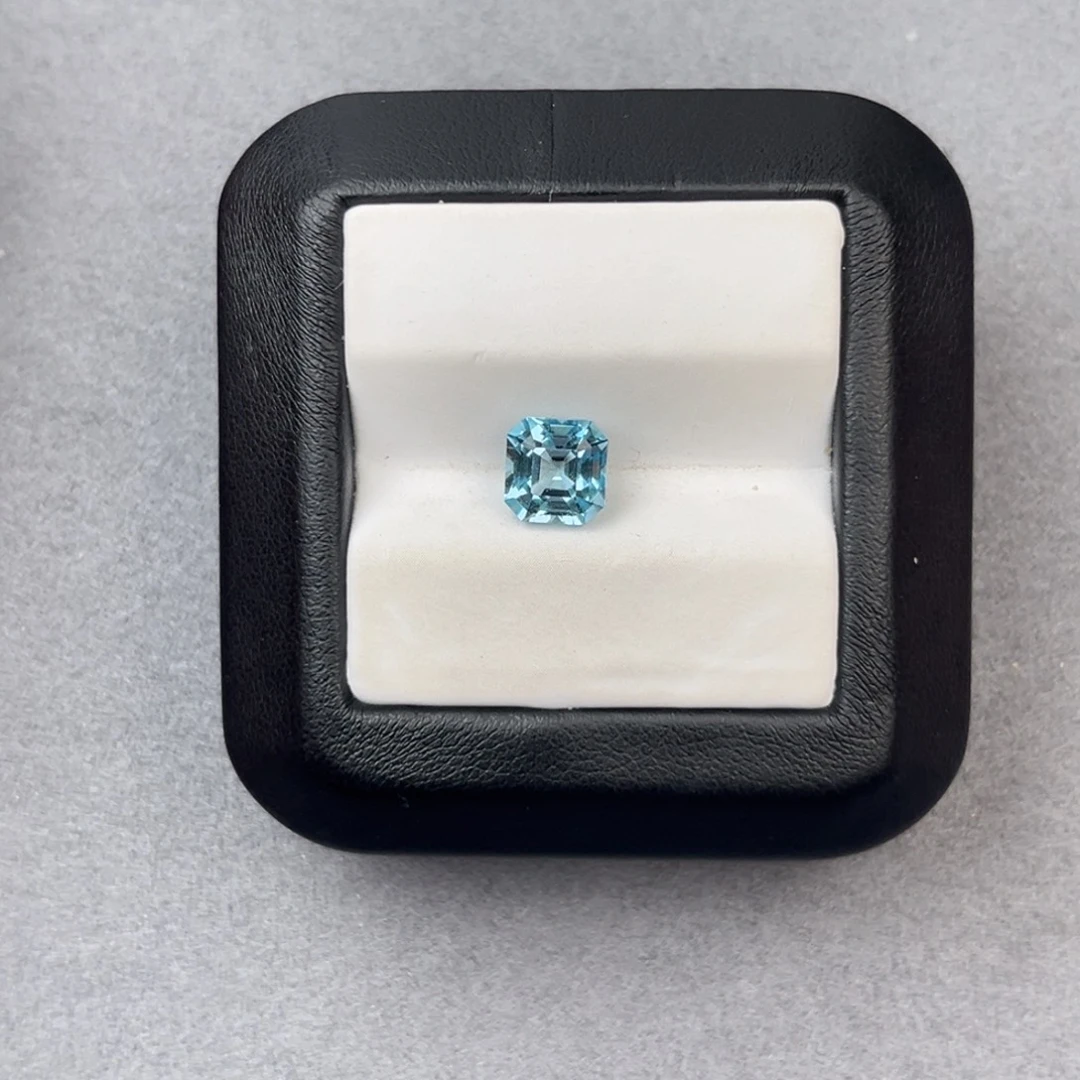托帕石裸石未镶嵌天然全净无瑕2.57CT