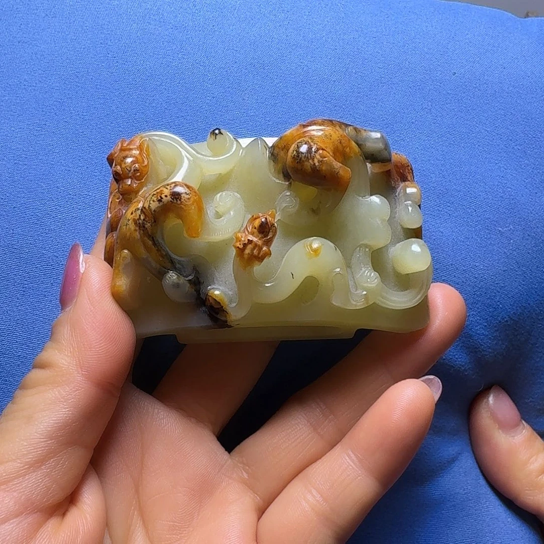 冷***秋和田玉（糖玉）未镶嵌颈饰