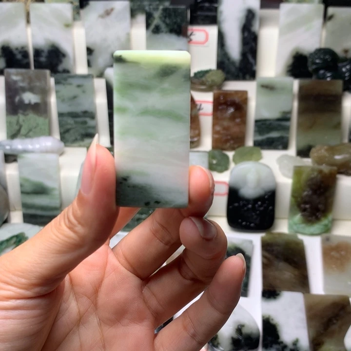 独山玉未镶嵌颈饰