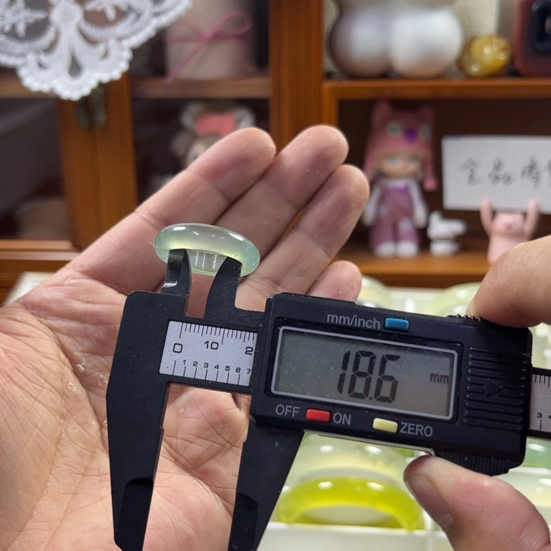 蛇纹石玉未镶嵌手镯475